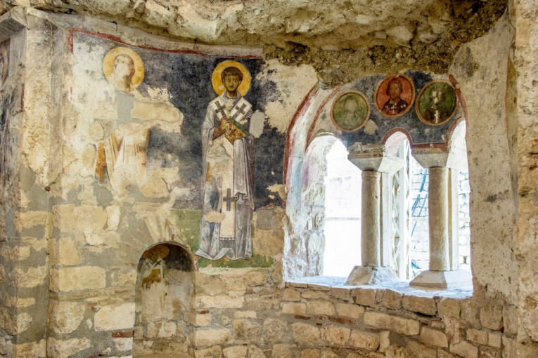 Veliko otkriće u Turskoj! Pronađena grobnica Svetog Nikole! Traga se za kostima ispod crkve (FOTO)