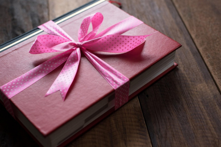 Pošaljite knjigu kao poklon direktno sa štanda: Iznenađenja koja nas očekuju na Sajmu knjiga