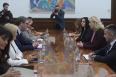 Vučić se sastao sa Danijelom Đurović: Razgovor predsednika sa predsednicom Skupštine Crne Gore (FOTO)