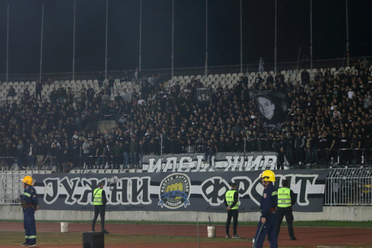 Saslušan navijač Partizana: Priznao da je na tribini stadiona Partizana šutnuo žandarma