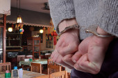 Uz pretnju oružjem oteo 30.000 dinara: Razbojnik uhapšen u Pančevu