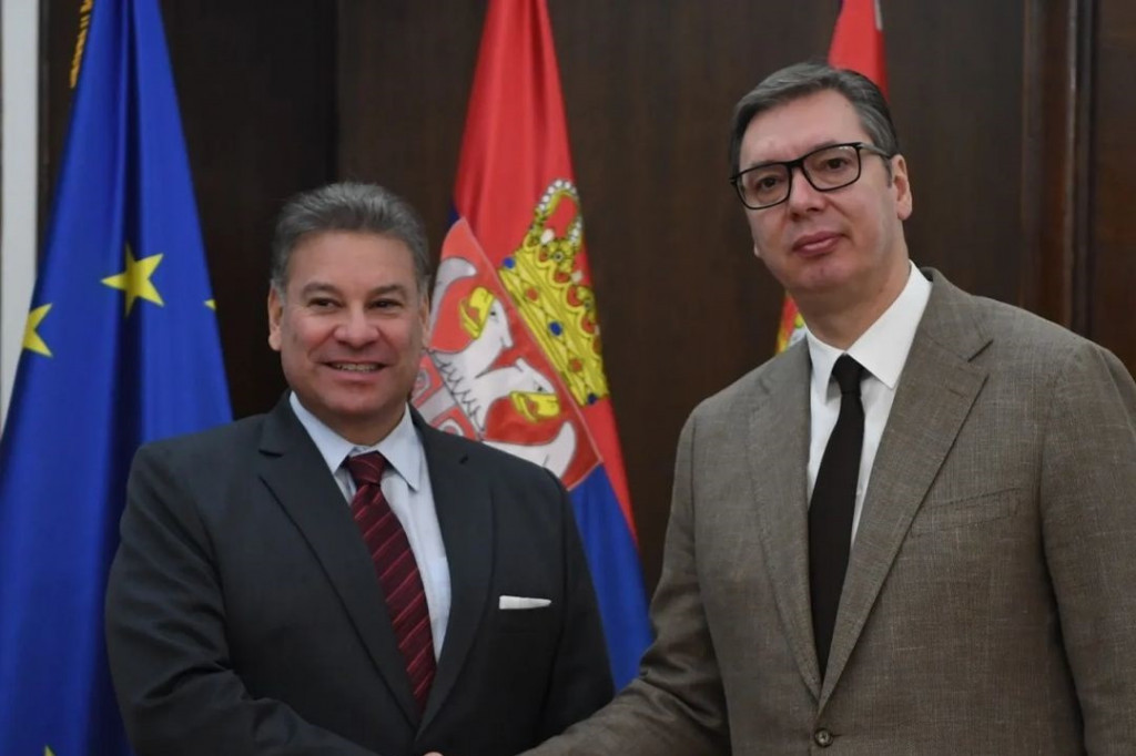Važan razgovor o svim aktuelnim dešavanjima i otvorenim pitanjima: Vučić se sastao sa Eskobarom