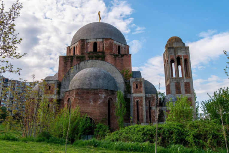 Kršenje prava Srpske pravoslavne crkve: Privremene kosovske vlasti ponovo zabranile liturgiju u Hramu Hrista Spasa