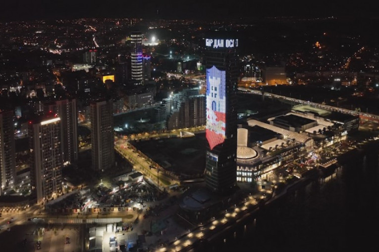 Dan oslobođenja Beograda obeležen projekcijom na Kuli Beograd (FOTO/VIDEO)