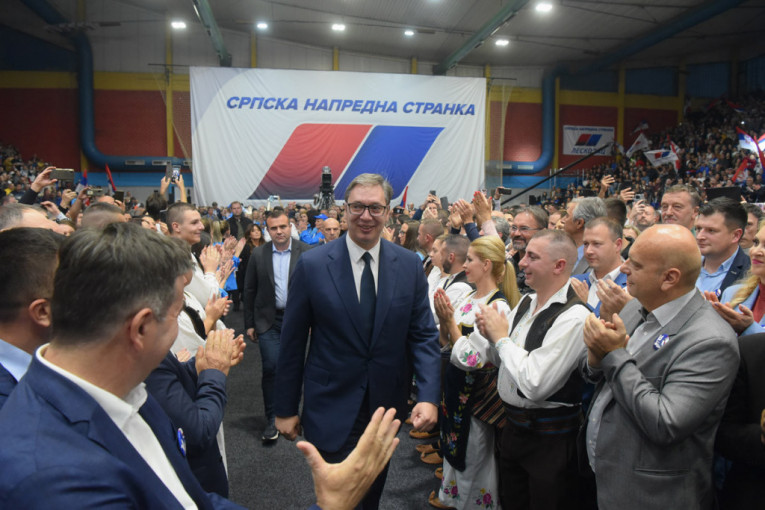 "Dan za ponos": Predsednik Vučić se oglasio emotivnom porukom na Instagramu! (VIDEO)