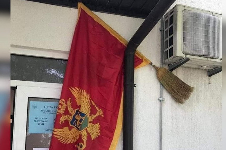 Državna zastava na metli: Skandal na izborima u Crnoj Gori (FOTO)