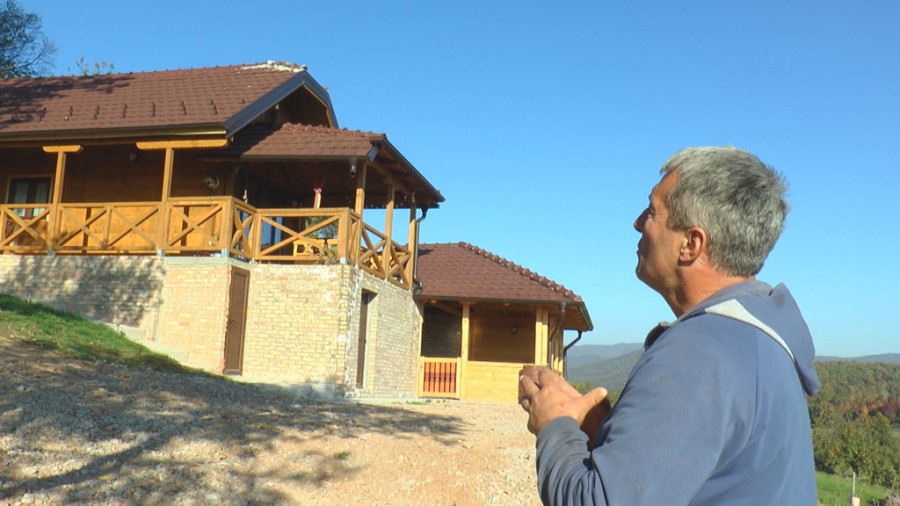 Poklonio placeve kako bi imao komšije! Dejan iz sela Borač stavio na oglas 25 parcela - sve otišlo za 15 dana! (FOTO)