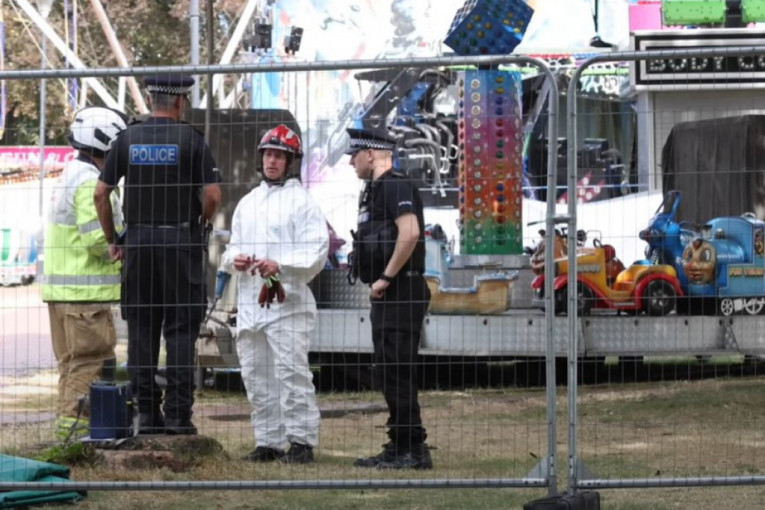 Dečak (14) iz Londona krišom ušao u zabavni park, pa se zaglavio na vožnji i poginuo: Utvrđeno da nije bilo sigurnosnog nadzora (VIDEO)