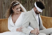 Retke zverke: Venčali su se nakon pet meseci veze, a prvi put se poljubili tek na svadbi: „Bilo je vredno čekanja“ (VIDEO)