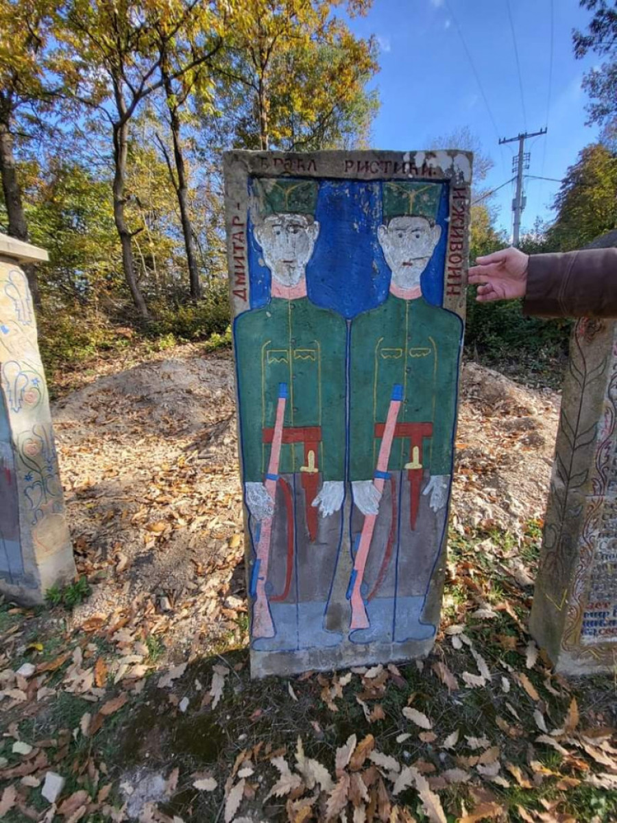 Podizani od krečnjaka, a traju čitav vek! Preko 500 krajputaša čuvaju krvavu istoriju i sećanje na poginule junake (FOTO)