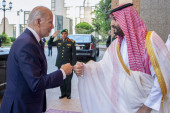 Saudijski princ koristi svaku priliku da ismeva Bajdena: U četiri zida se ruga predsedniku SAD, uživa u njegovim gafovima