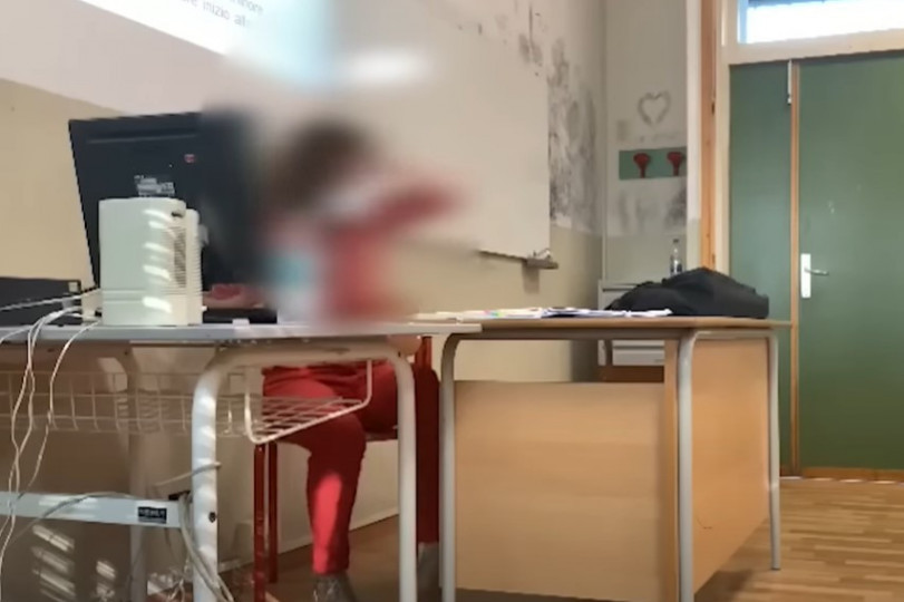 Užas u srednjoj školi! Đak pucao na nastavnicu iz vazdušnog pištolja - žena pogođena u oko (VIDEO )