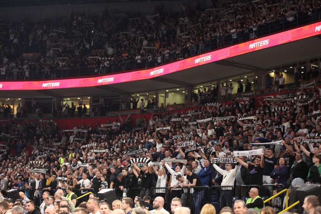 Grobari se uželeli košarke: Partizan gledalo čak 32.000 navijača više nego Zvezdu!