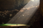 Najveća pećina na svetu ima svoju džunglu i reku i u nju može da stane neboder od 40 spratova