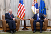 Ministar Vučević se sastao sa Kristoferom Hilom: Uzlazni trend međusobnih odnosa (FOTO)
