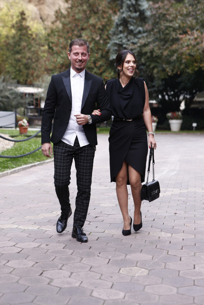 Vrše se pripreme za dolazak bebe: Dinča zasukao rukave, nije hteo da unajmi majstore, čak i zapevao!