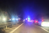 Udes na Obrenovačkom putu napravio kolaps: Kolona vozila, saobraćaj stoji! (FOTO)