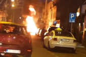 Zapalio se automobil u Obrenovcu: Vatrogasci na terenu (FOTO)