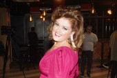 Bojana Stamenov blista u strukiranoj pink haljini: Smršala neverovatnih 80 kilograma i tu se ne zaustavlja! (FOTO)