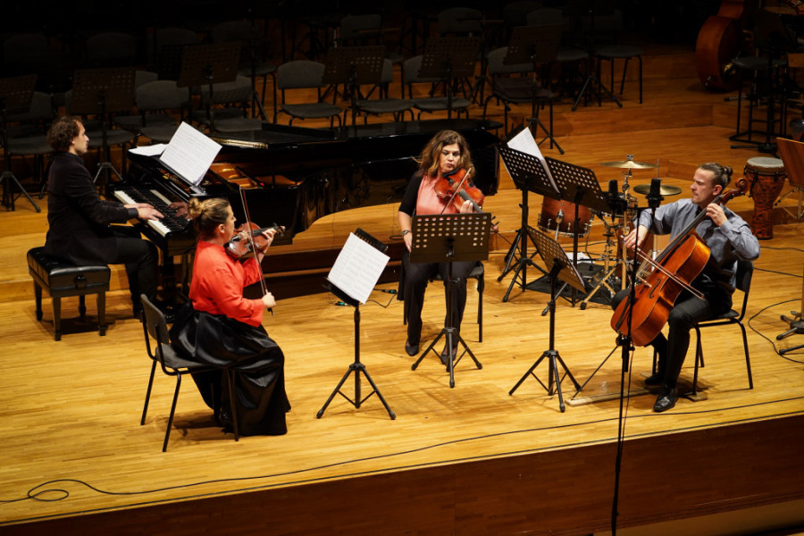 Emotivno veče ispunjeno muzikom i sećanjima: Održan koncert posvećen Isidori Žebeljan (FOTO)