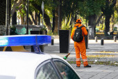 Napadnut radnik gradske čistoće: Devojka ga tukla metlom po glavi, odvezen u Urgentni