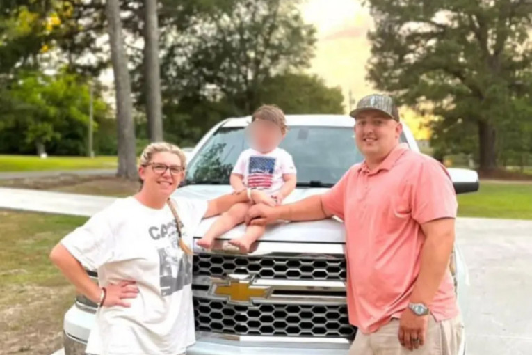 Stravična tragedija: Dečak (2) pronašao očev napunjen pištolj i upucao se! (FOTO)