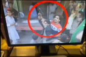Kamere snimile napadača na Imrana Kana: U rukama drži repetiran pištolj, razjarena masa pokušava da ga savlada (VIDEO)
