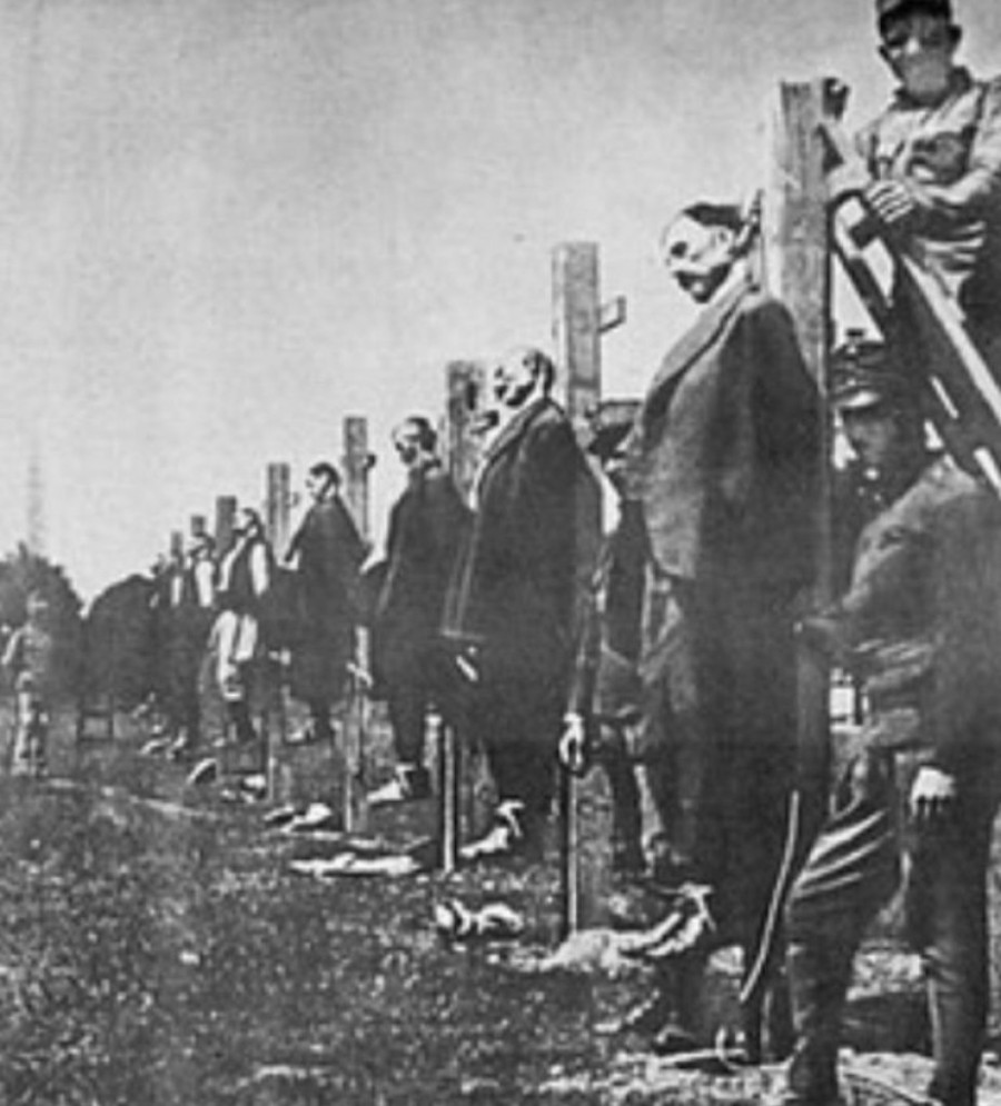 Nemce dočekivali sa cvećem i pesmom, a sada se dive SAD: Hrvati oduševljeni američkim nosačem aviona u Splitu