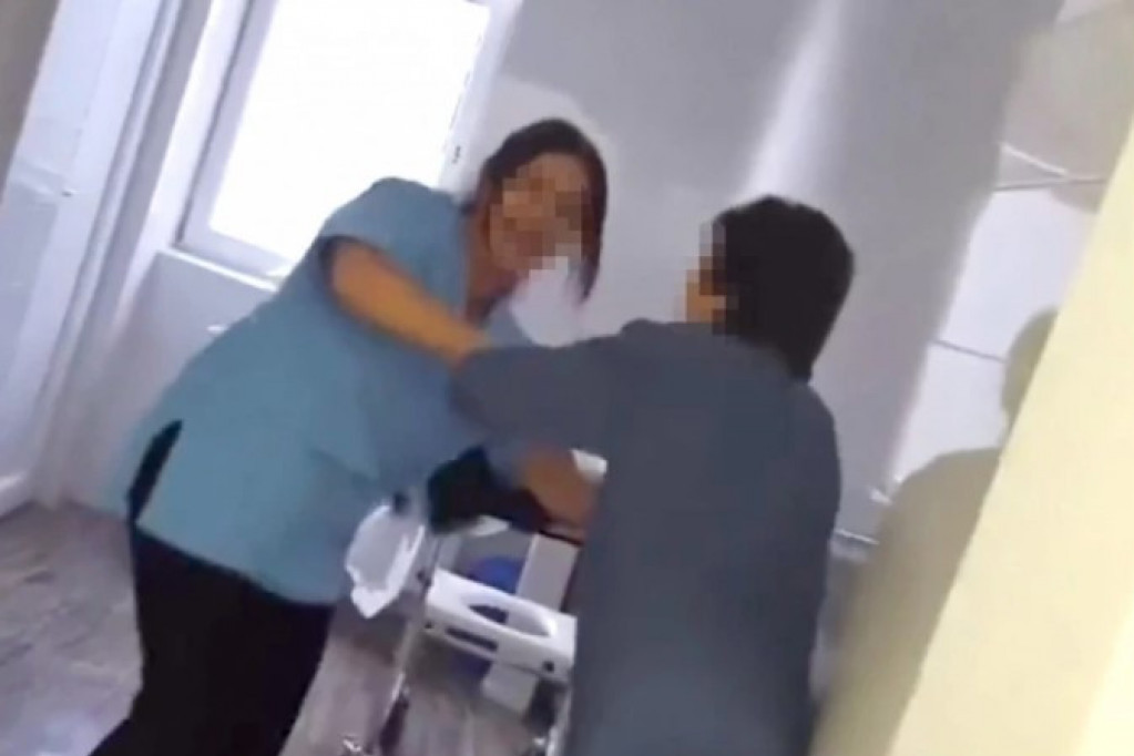 Medicinske sestre osumnjičene za napad na staricu u Peći puštene iz pritvora: Oduzete im dozvole za rad