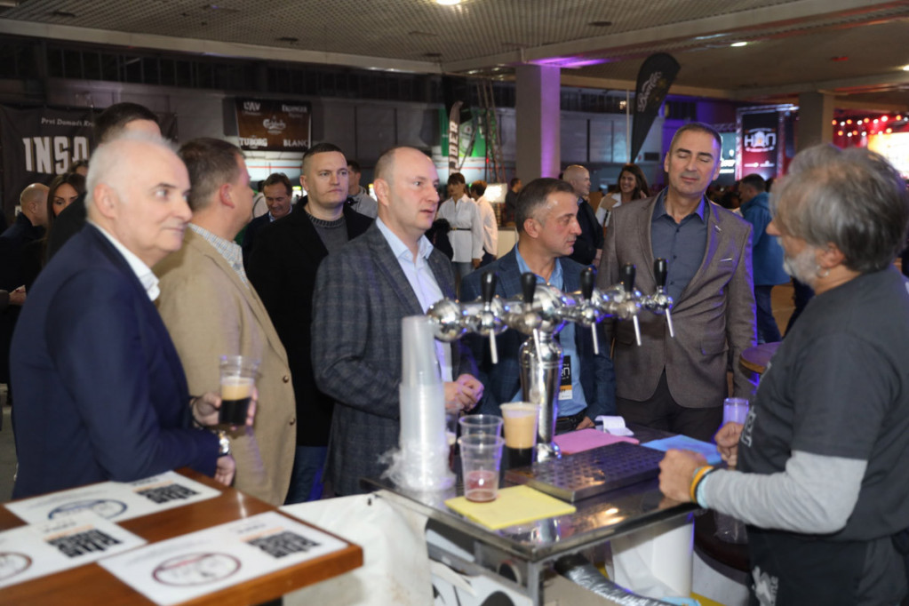 "Novosadski dani piva": Gradonačelnik Đurić svečano otvorio manifestaciju (FOTO)
