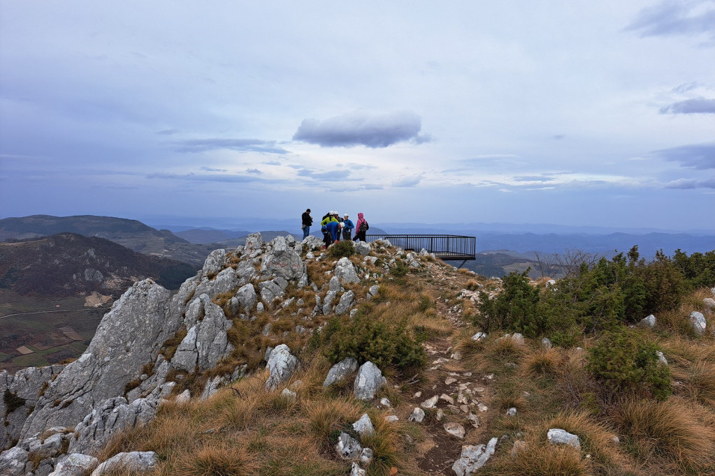 Do stena planine Mučanj sada vodi "gvozdeni put": Samo se najhrabriji penju do vrha na koji se nekada sa mukom popeo Sveti Sava
