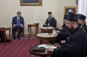 Predsednik Vučić stigao u Patrijaršiju: Počeo sastanak sa patrijarhom Porfirijem