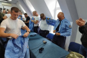 Srbi priterani uza zid: Srpski policajci sa severa Kosmeta skinuli uniforme (FOTO/VIDEO)