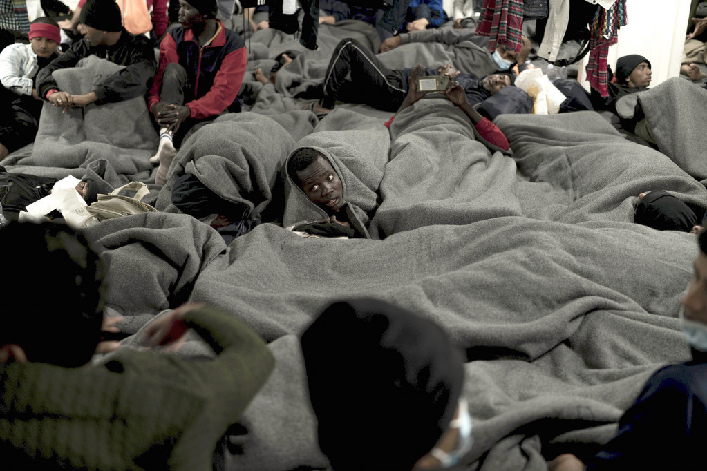 U napuštenom autobusu kod Sofije pronađeni migranti: Osmoro njih u veoma teškom stanju