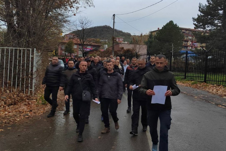 Dosta je bilo terora: Srpski policajci sa severa Kosmeta razdužili uniforme