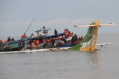 Avion se srušio u jezero Viktorija, 19 mrtvih (FOTO/VIDEO)