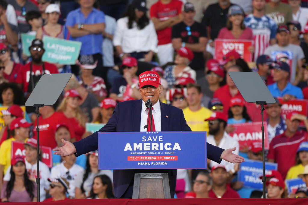 Trka se bliži kraju: Bajden i Tramp održali finalne mitinge pred međuizbore (VIDEO)