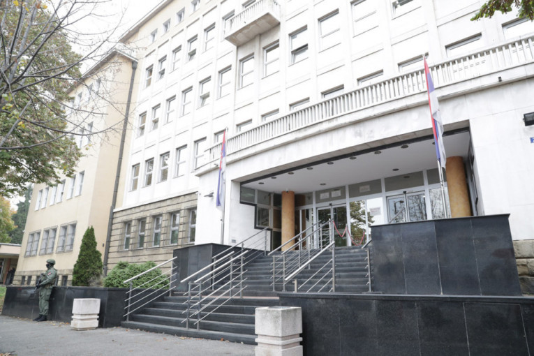 Požar u Specijalnom sudu u Beogradu: Gori krov zgrade u Ustaničkoj!