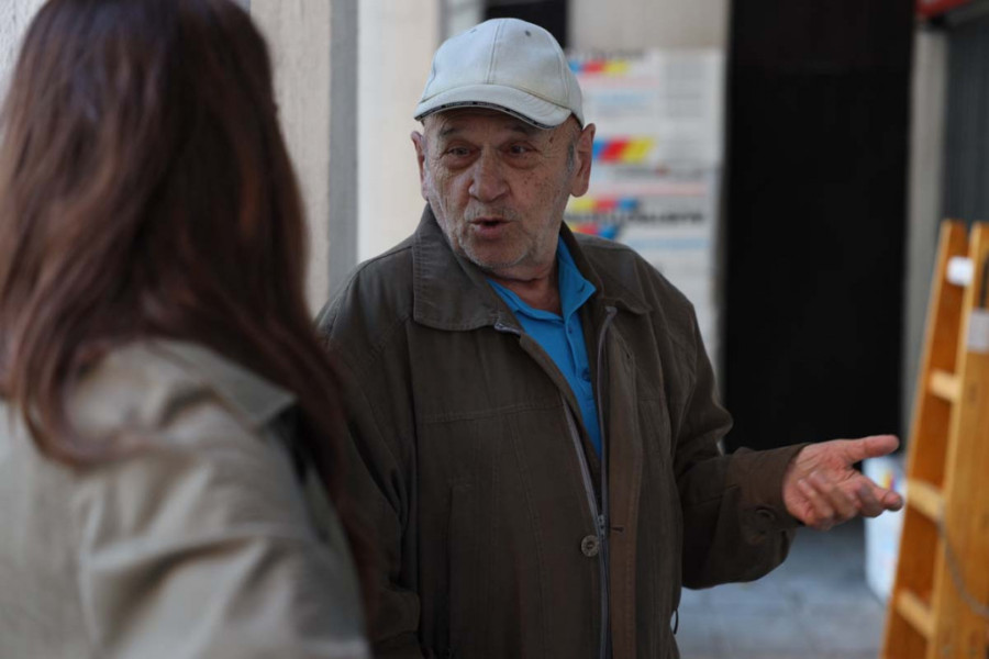 "Retko kad smo ga viđali, ali kad jesmo, uvek je sa sobom nosio gitaru": Komšija iz Bloka 23 otkriva kakav je bio Milan Mladenović (FOTO)