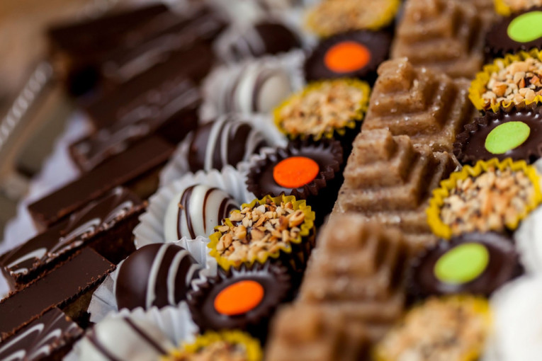 Recept dana: Torta sa limunom i orasima je neobičan spoj osvežavajućeg i bogatog ukusa