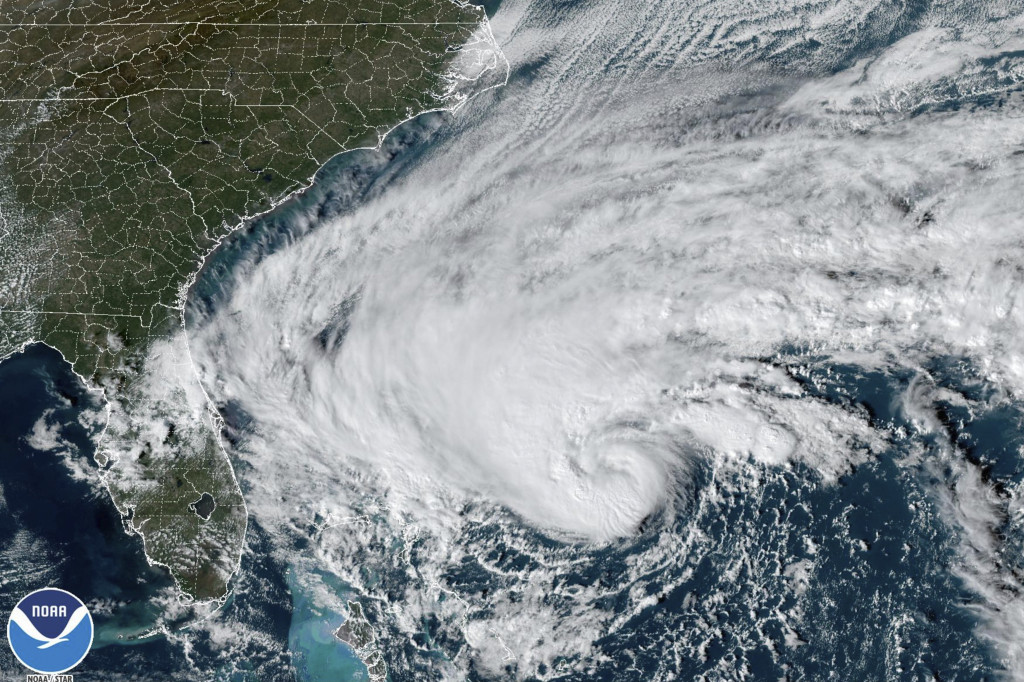 Uzbuna u Floridi i na istočnoj obali SAD: Tropska oluja Nikol ojačala, mogla bi da postane uragan, izdato više dramatičnih upozorenja VIDEO