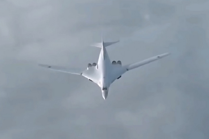 Ruski bombarder jedinstven u svetu: Lansira rakete unazad koje mogu da presreću neprijatelje iza aviona  (VIDEO)