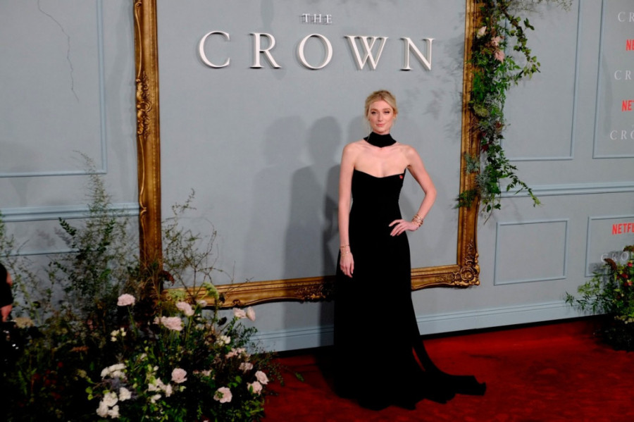 U Londonu održana svetska premijera pete sezone „Krune“: Počinje emitovanje najiščekivanije serije na svetu (FOTO/VIDEO)