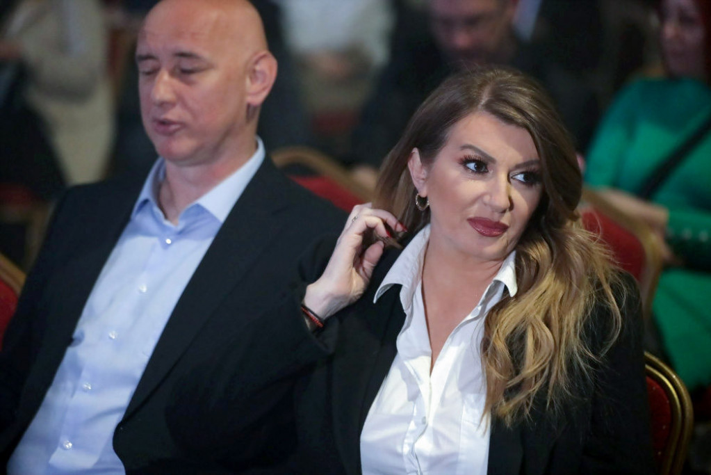 Viki Miljković imala zajednički nastup sa Sadikom Hasanovićem?! Pevačica zaboravila da je on pevao o klanju Srba