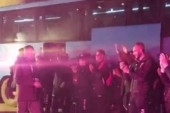 Baklje osvetlele Suboticu! Pogledajte kako su Marinci dočekali fudbalere posle velike pobede nad Partizanom (VIDEO)