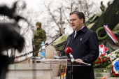 Srbija obeležava Dan primirja u Prvom svetskom ratu: Parastos i minut ćutanja na Novom groblju, odata počast i francuskim vojnicima (FOTO)