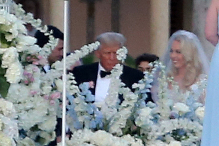 Udala se ćerka Donalda Trampa: Svadba na raskošnom imanju, deveruše u plavim haljinama, a mlada blista (FOTO)