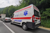 Saobraćajna nezgoda kod Požarevca: BMW-om se zakucao u bicikl, stariji čovek (82) prebačen u bolnicu sa teškim telesnim povredama