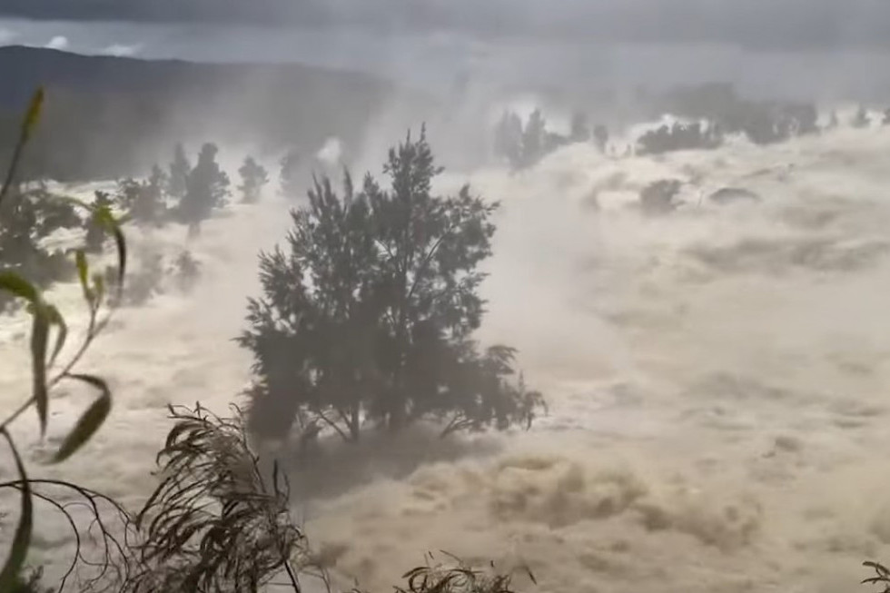 Stravične poplave u Australiji: Dramatični snimci spasavanja, brana se prelila (VIDEO)