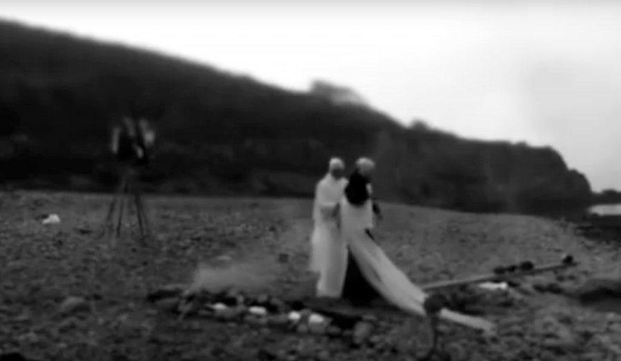 Trebalo je da traje 30 dana, ima trejler od 7 sati i prikazuje misteriozni poljubac: Najduži film u istoriji koji ne postoji (VIDEO)